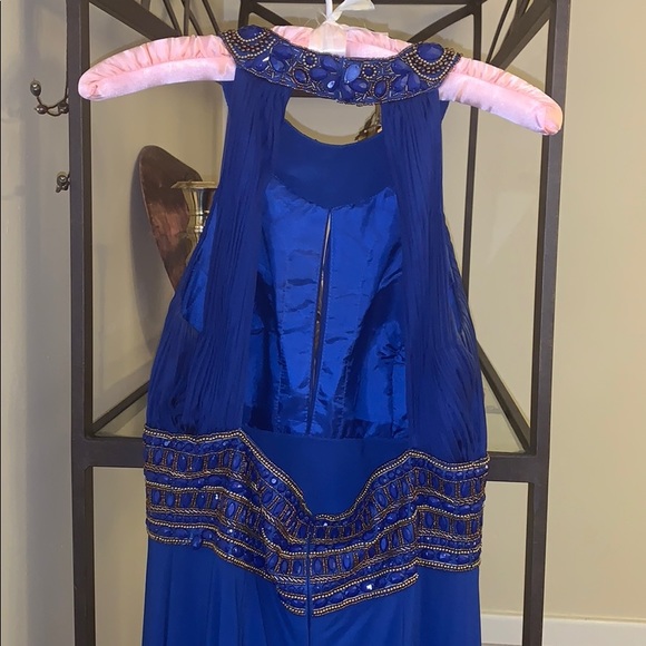 Beautiful floor length evening gown - Picture 6 of 7